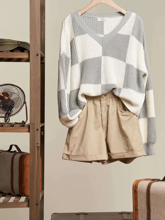 GREY COLOR BLOCK SWEATER