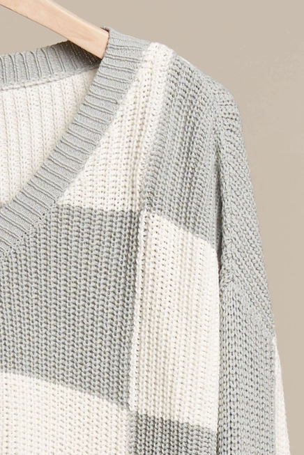 GREY COLOR BLOCK SWEATER